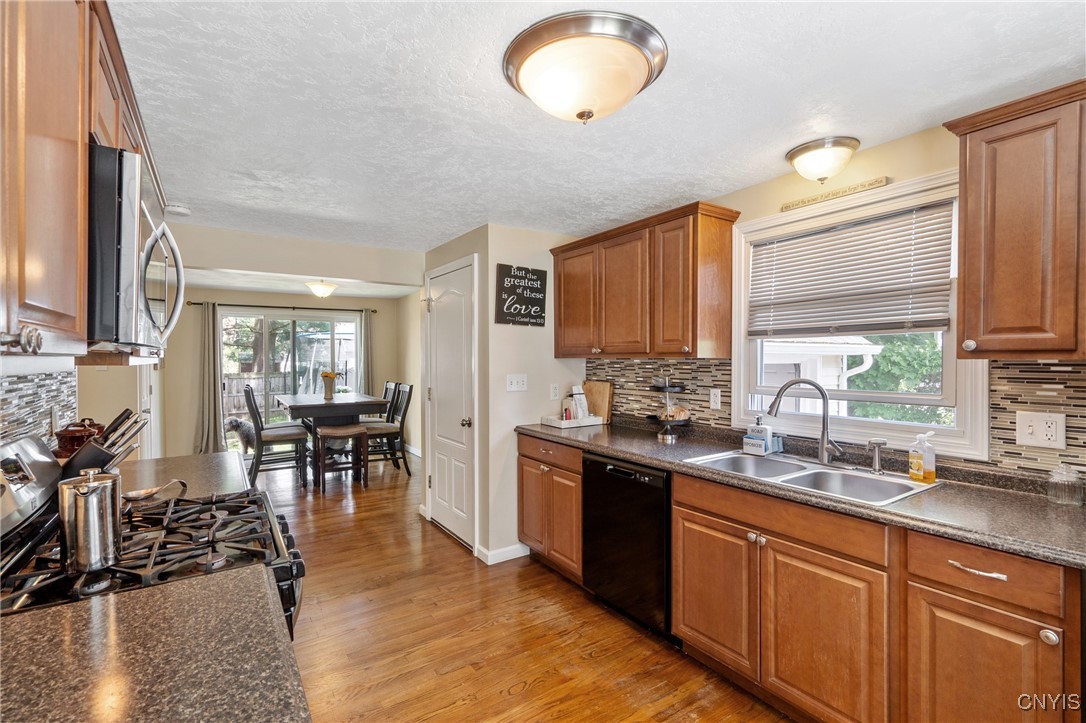 111 Patricia Lane, Cicero, New York image 11