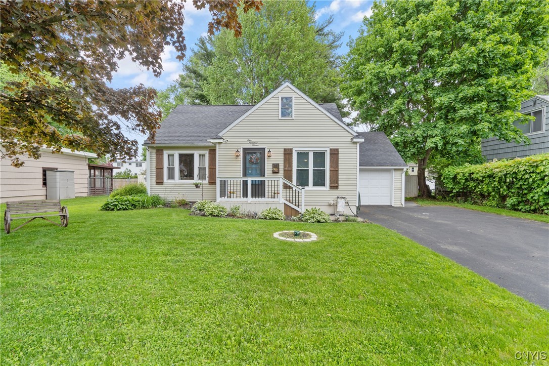 111 Patricia Lane, Cicero, New York image 1