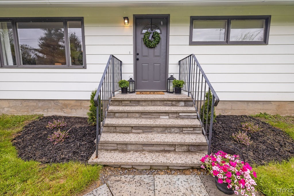 7023 Fremont Road, Manlius, New York image 3