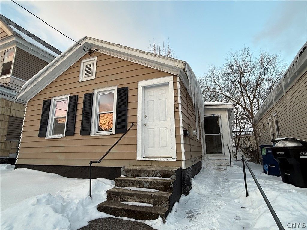 Photo of 108 Spring Street, Syracuse, NY 13208 (MLS # S1661210)