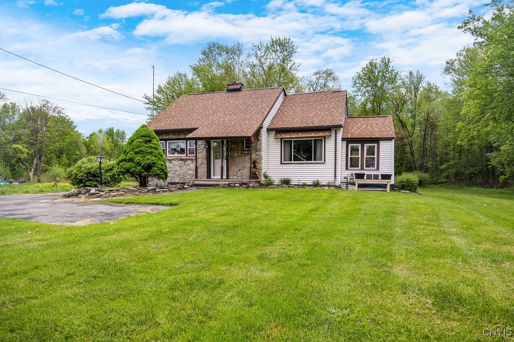 7495 Kirkville Road, Manlius, New York image 1