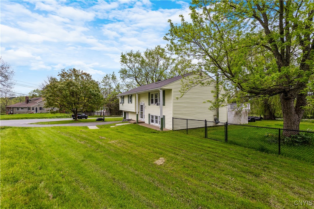 27 Cascade Drive, New Hartford, New York image 35