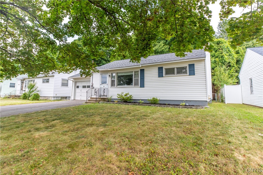 162 Deerfield Drive W