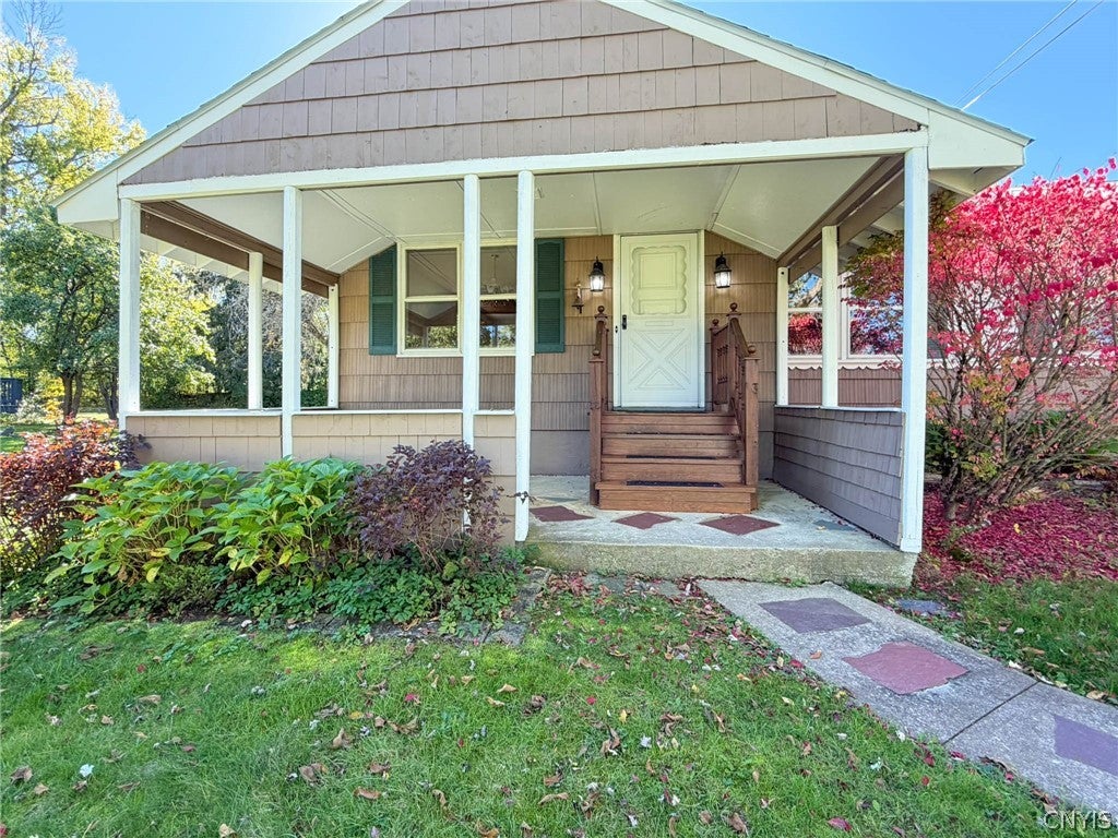 4 Wadsworth Road