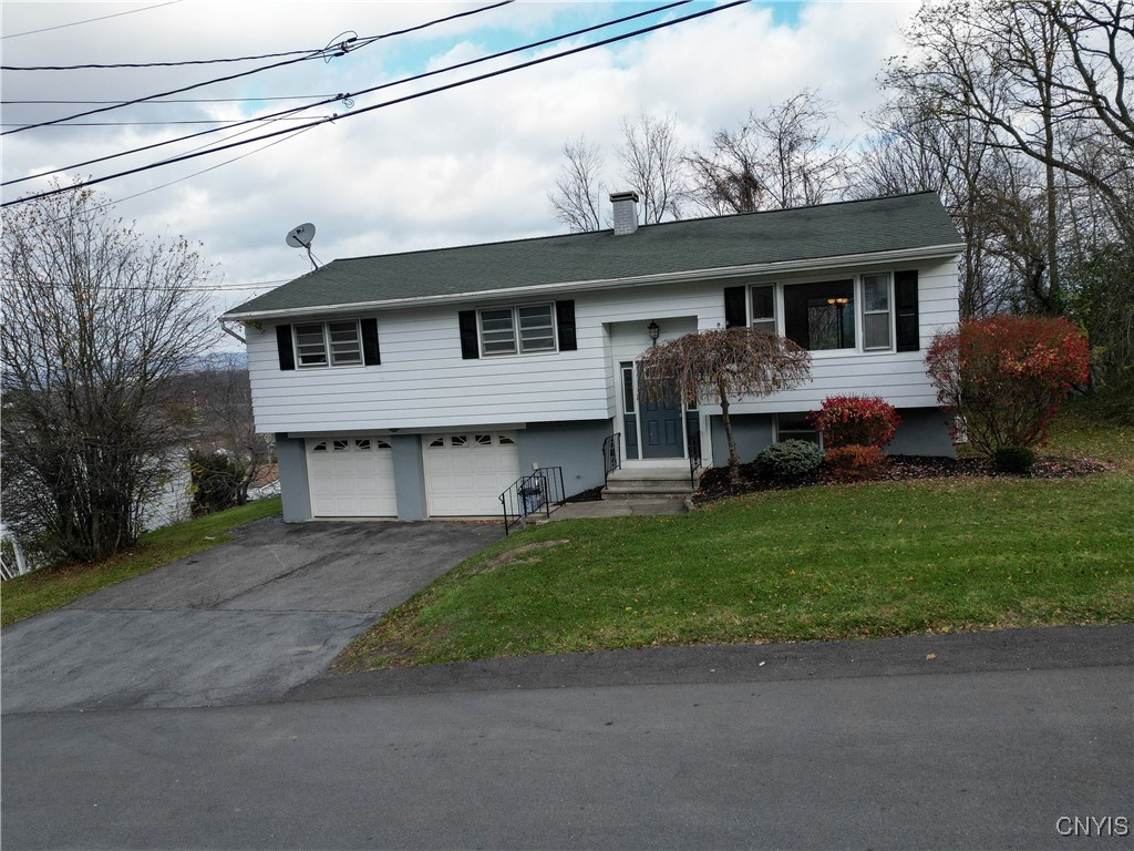 2223 Pinnacle Drive, Utica, New York image 3