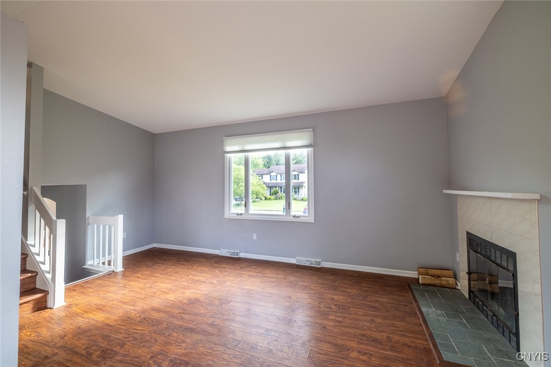 8536 Snowshoe Trail, Cicero, New York image 11