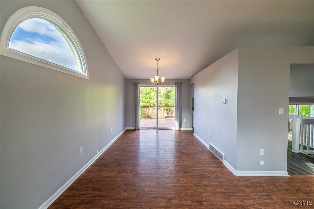 8536 Snowshoe Trail, Cicero, New York image 14