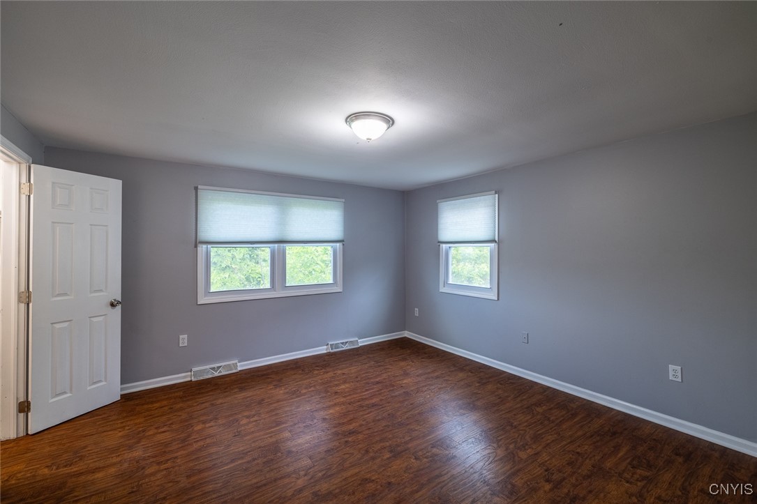 8536 Snowshoe Trail, Cicero, New York image 17