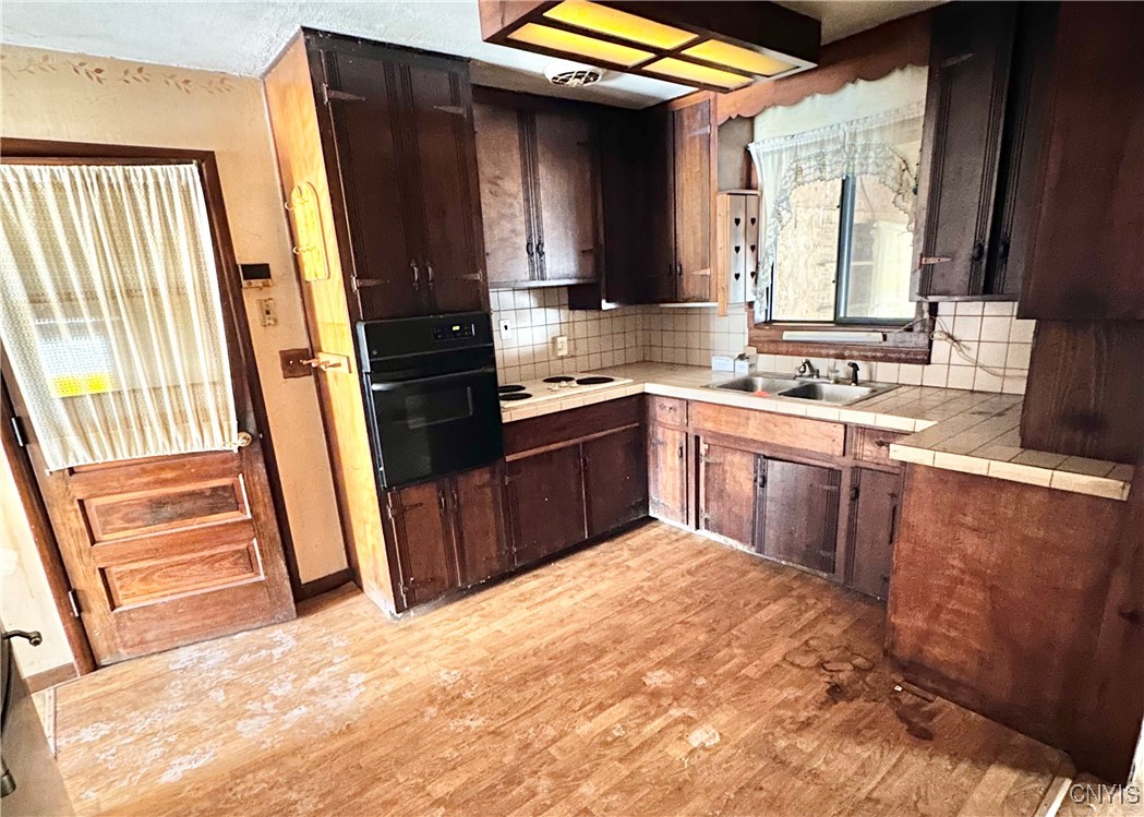 212 Fay Lane, Manlius, New York image 3
