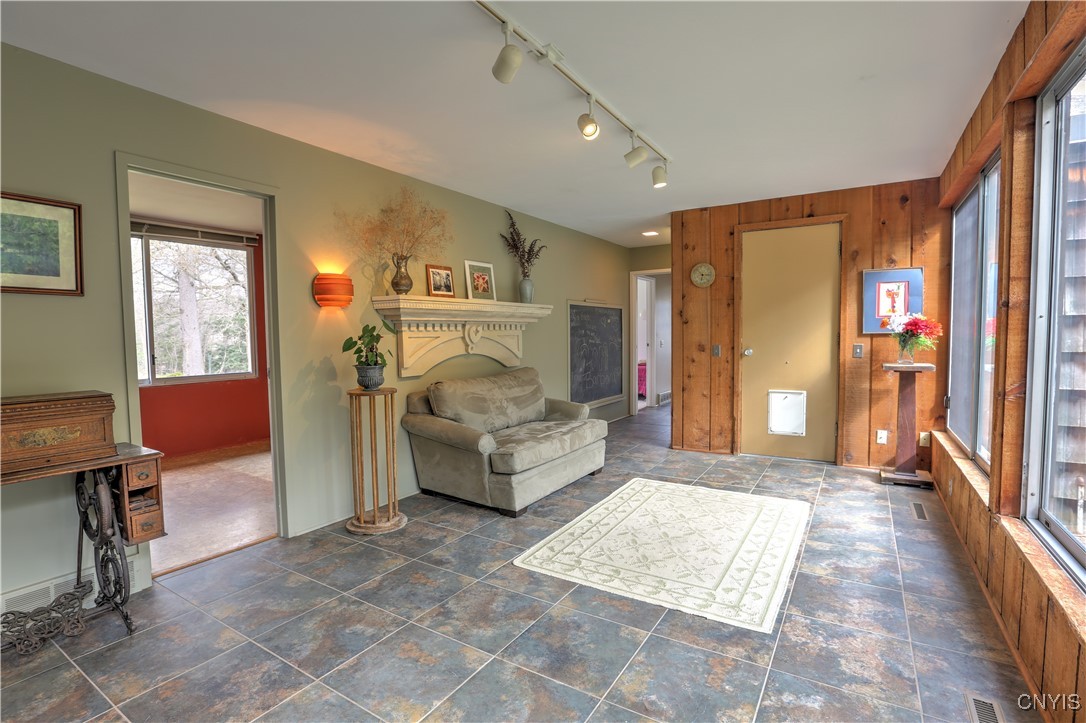 7311 Barberry Lane, Manlius, New York image 6
