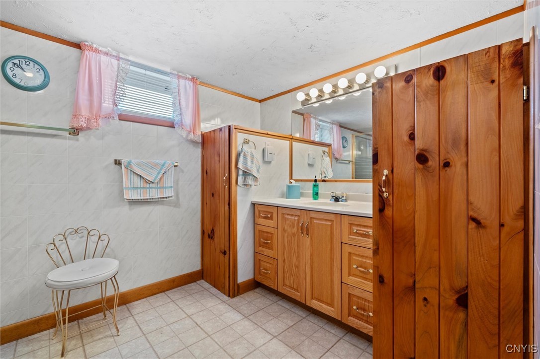 212 Kramer Drive, Syracuse, New York image 34