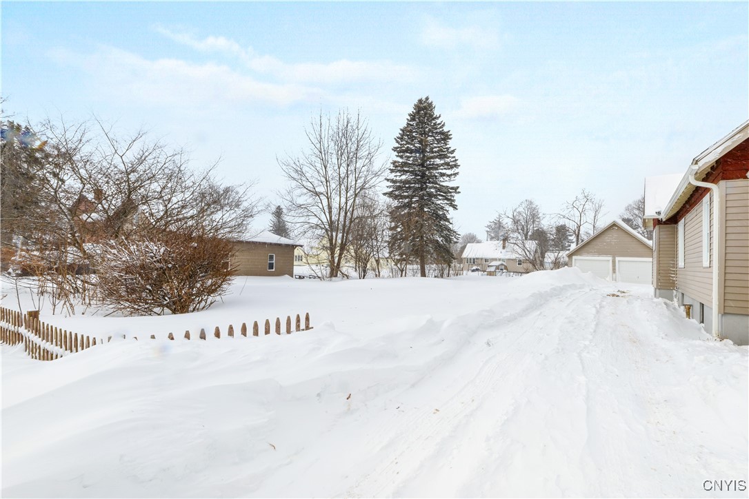 407 Kingston Road, Utica, New York image 30