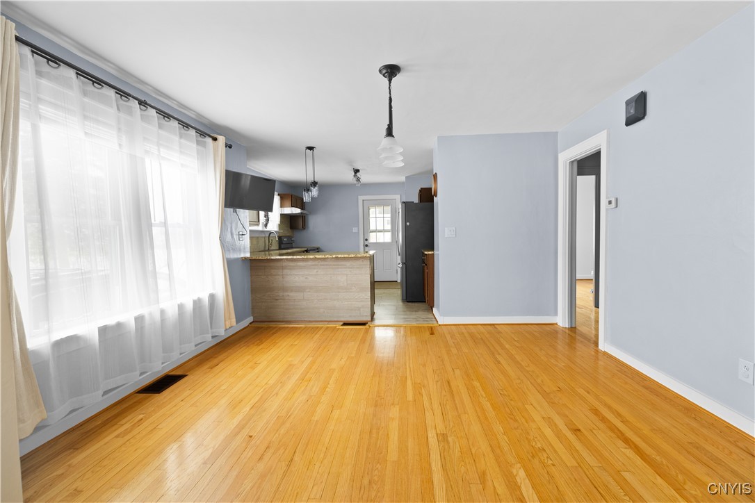 407 Kingston Road, Utica, New York image 8
