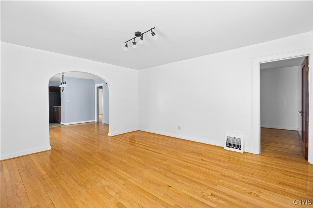 407 Kingston Road, Utica, New York image 6
