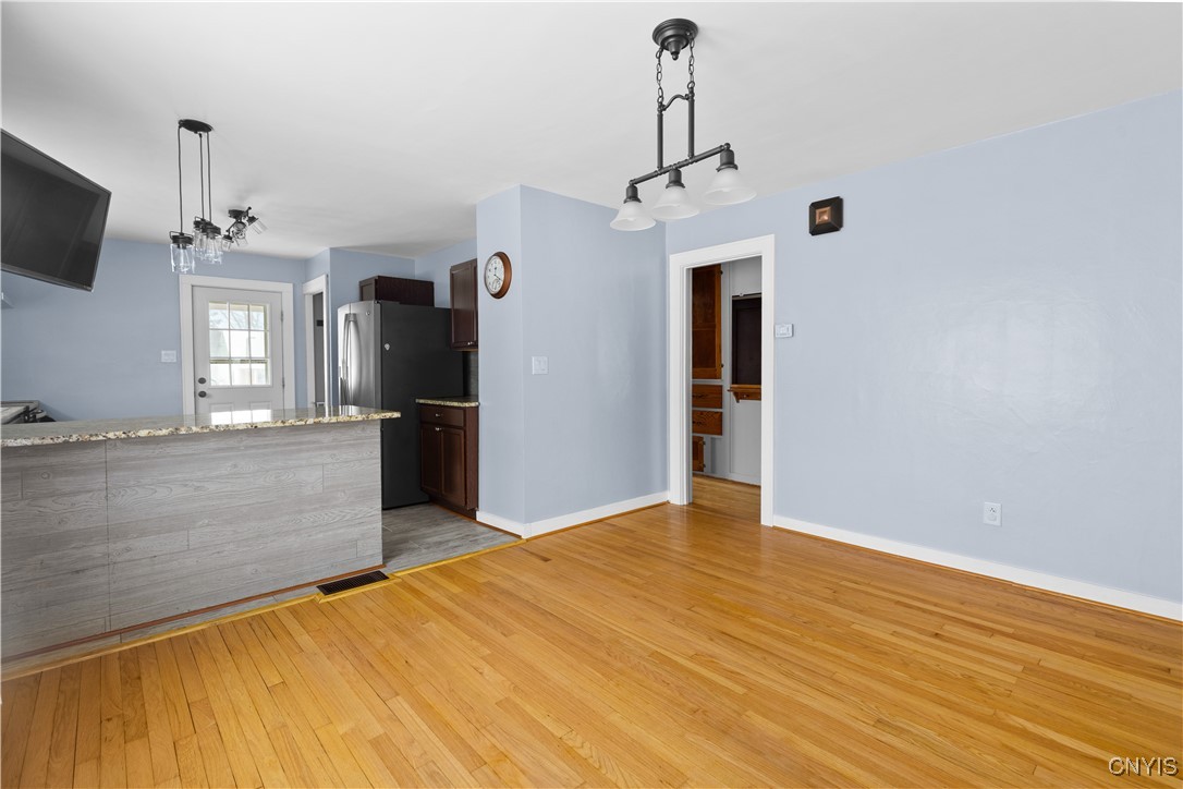407 Kingston Road, Utica, New York image 9
