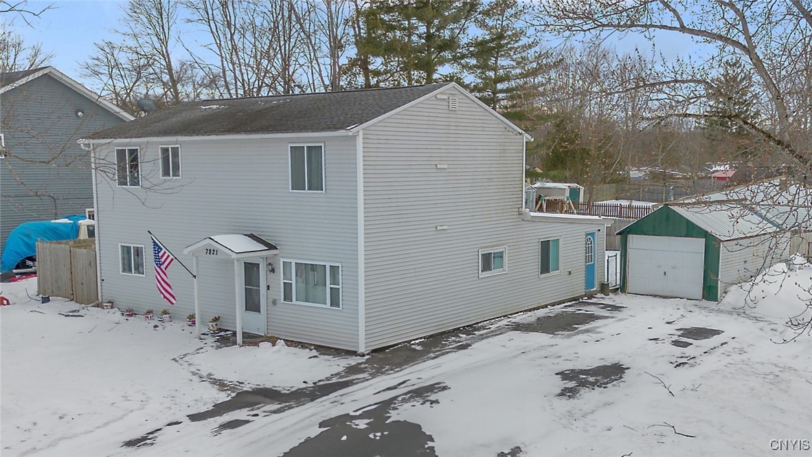 7821 Rinaldo Boulevard, Cicero, New York image 1