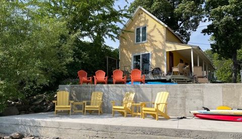 Photo of 25335 Indian Point Road, Lyme, NY 13622 (MLS # S1654645)