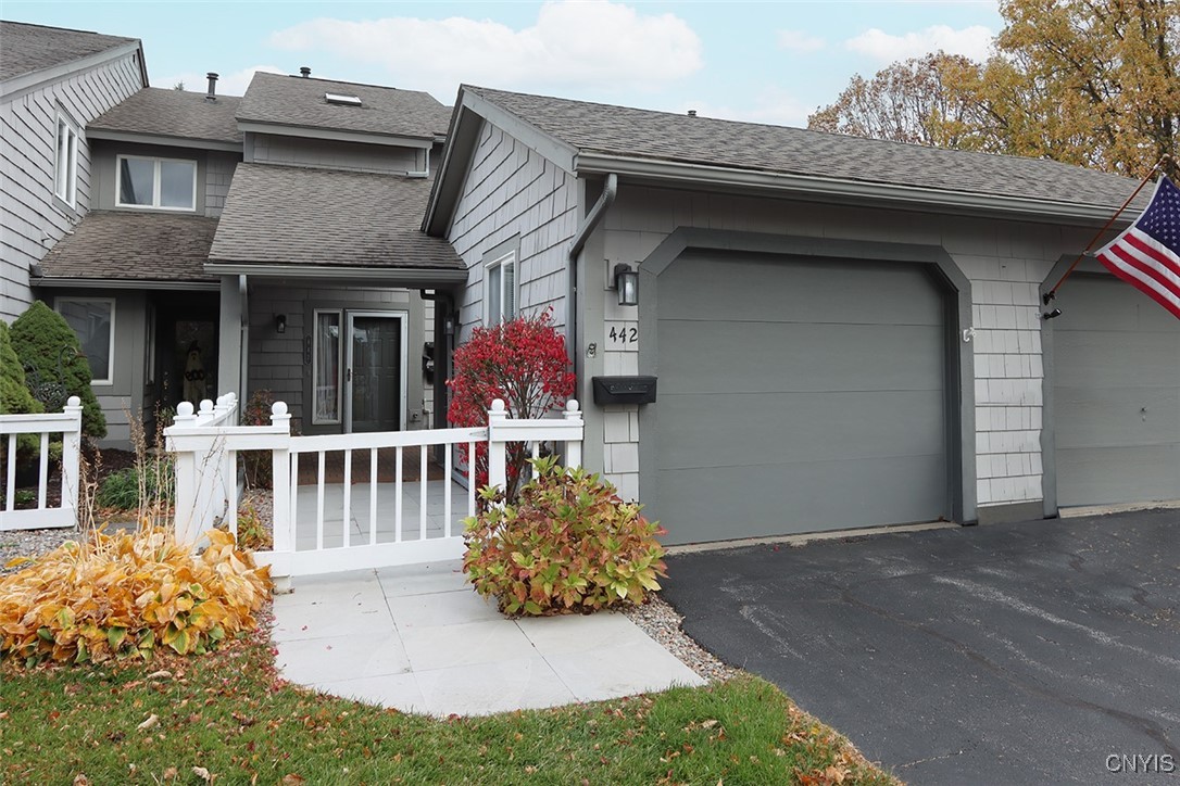 442 Summerhaven Drive, Manlius, New York image 1