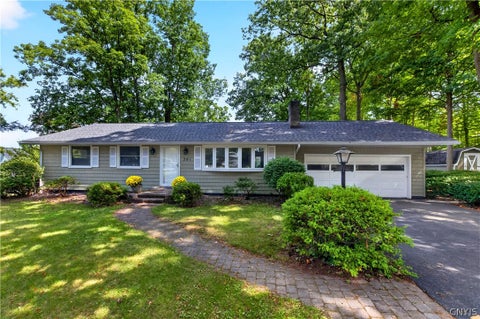 Homes For Sale - 201 Oakridge Ter<br/> Salina, NY 13088