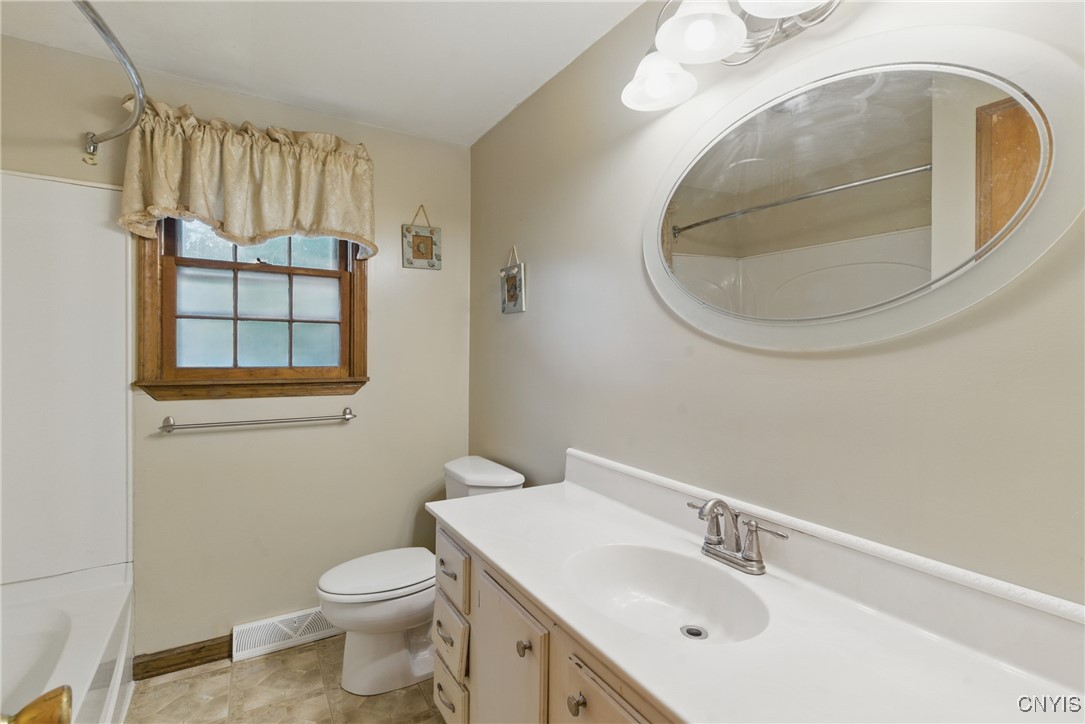 107 Sagamore Drive, Clay, New York image 32