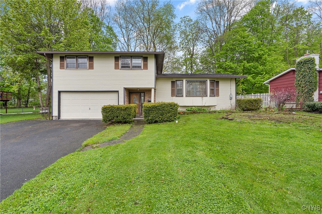 107 Sagamore Drive, Clay, New York image 1