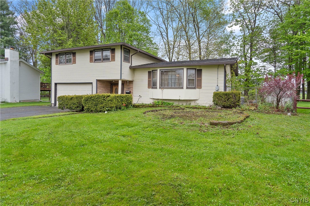 107 Sagamore Drive, Clay, New York image 2