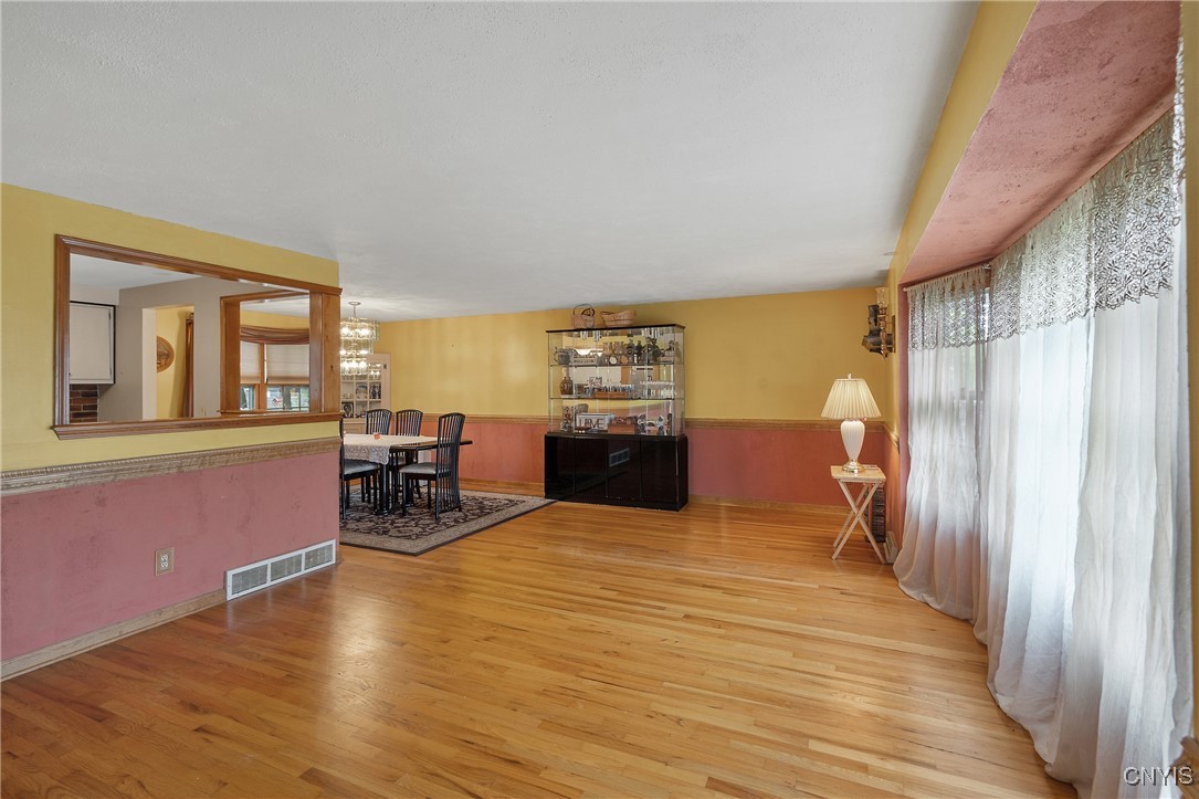 107 Sagamore Drive, Clay, New York image 9