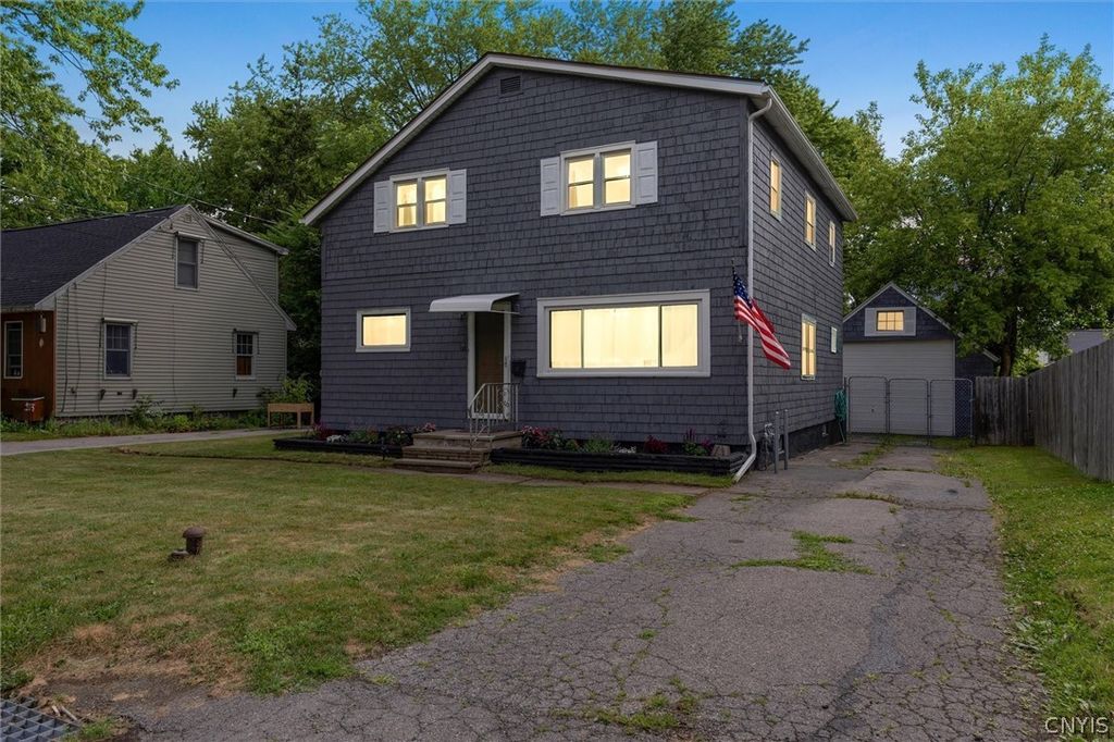 Photo of 306 Boston Road, Salina, NY 13211 (MLS # S1700918)