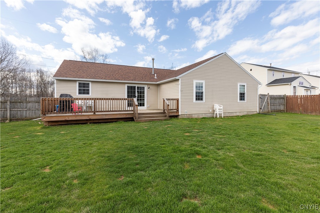 8683 Honeycomb Path Path, Cicero, New York image 23