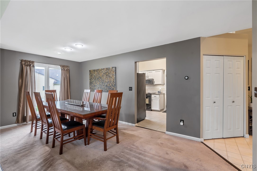 415 White Heron Circle, Manlius, New York image 4