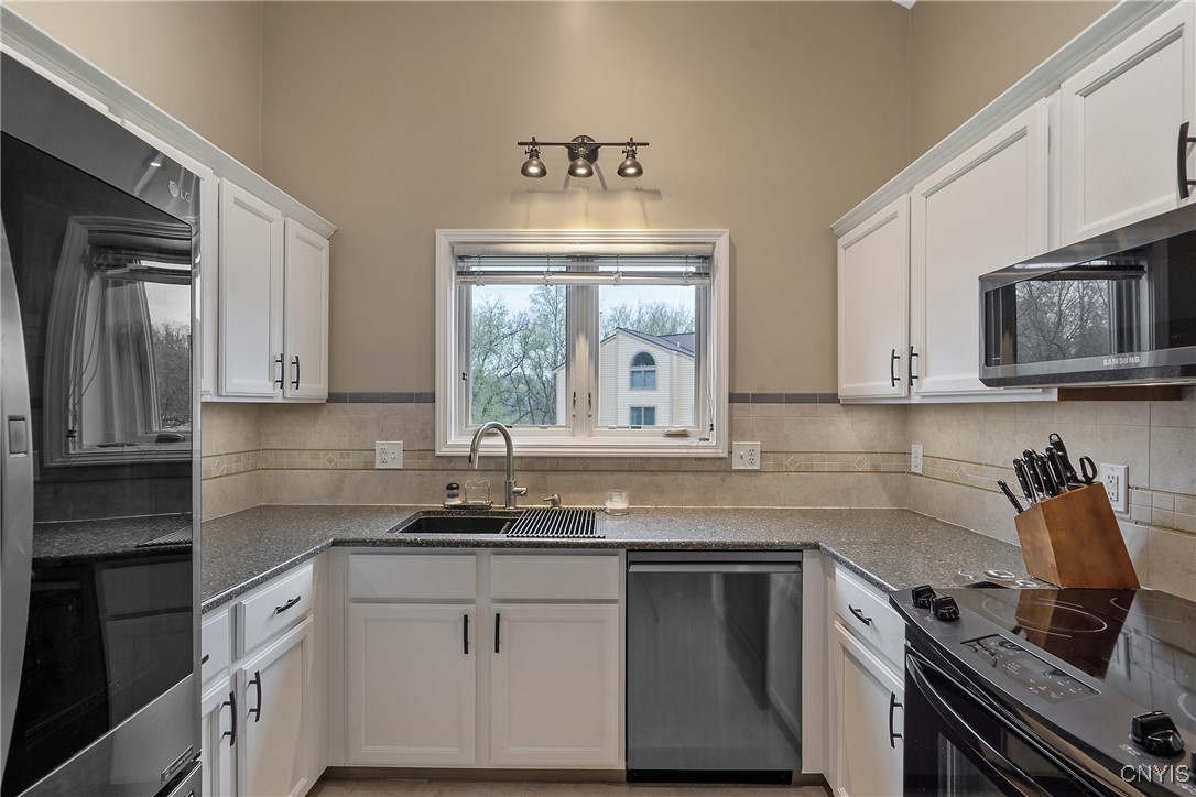 415 White Heron Circle, Manlius, New York image 15