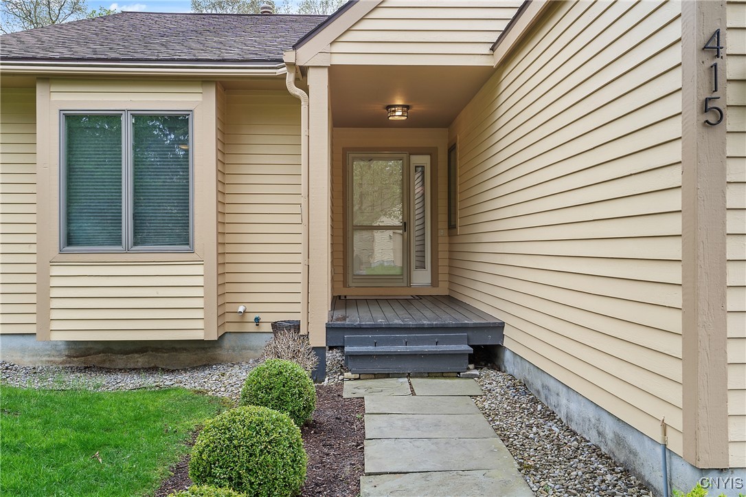 415 White Heron Circle, Manlius, New York image 2