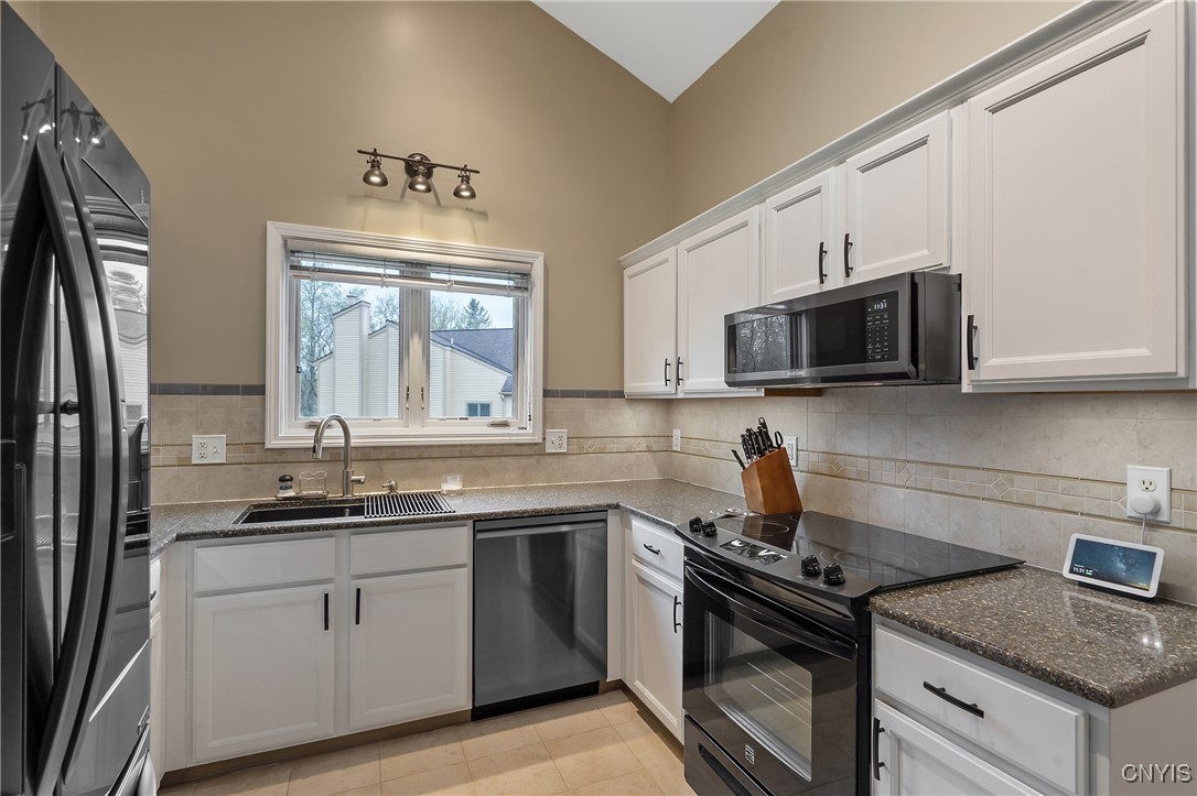415 White Heron Circle, Manlius, New York image 13