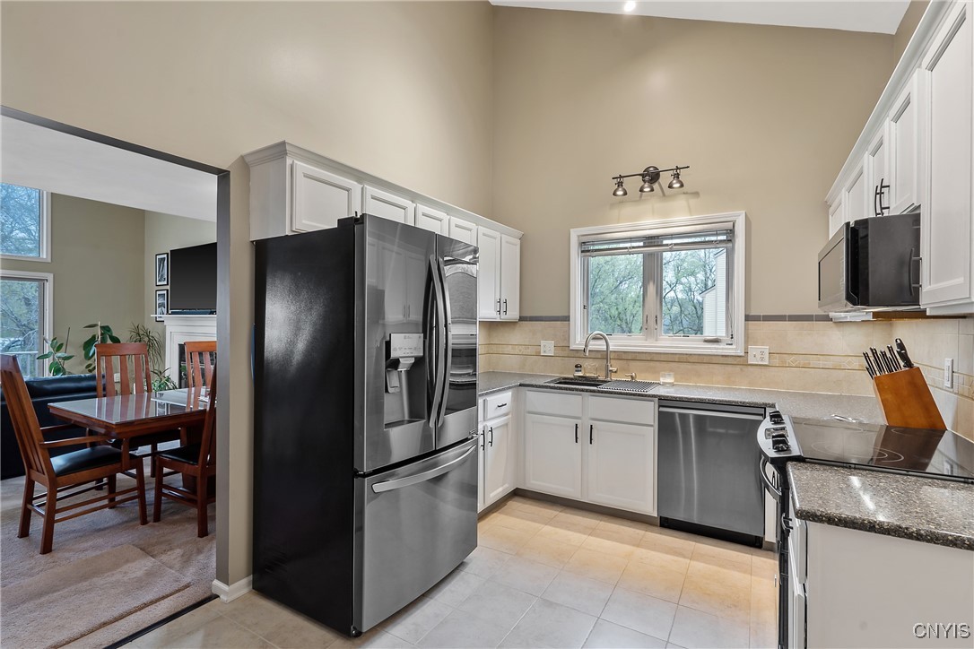 415 White Heron Circle, Manlius, New York image 12