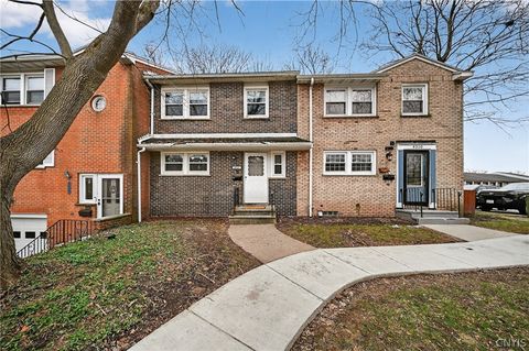 Townhouse For Sale - 4312 Candlelight Lane<br/> Clay, NY 13090