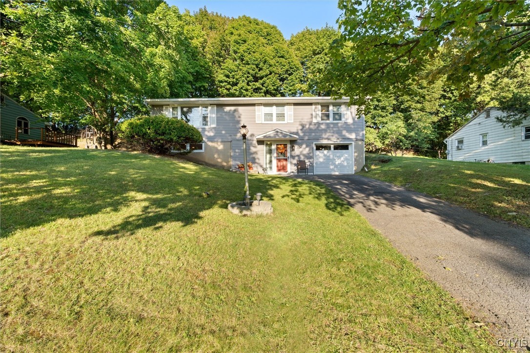 104 Fieldcrest Drive, Camillus, New York image 7