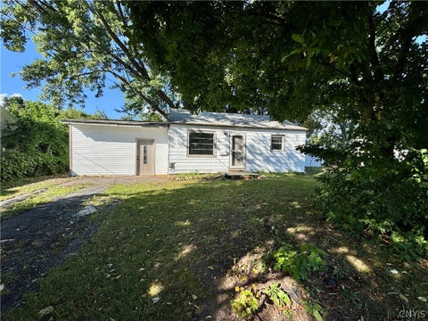 Homes For Sale - 203 Anita Avenue<br/> Salina, NY 13088