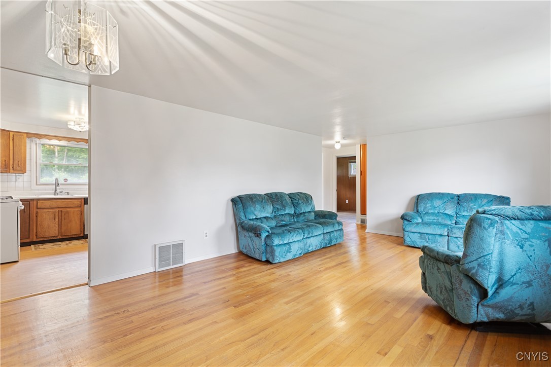 119 Florida Road S