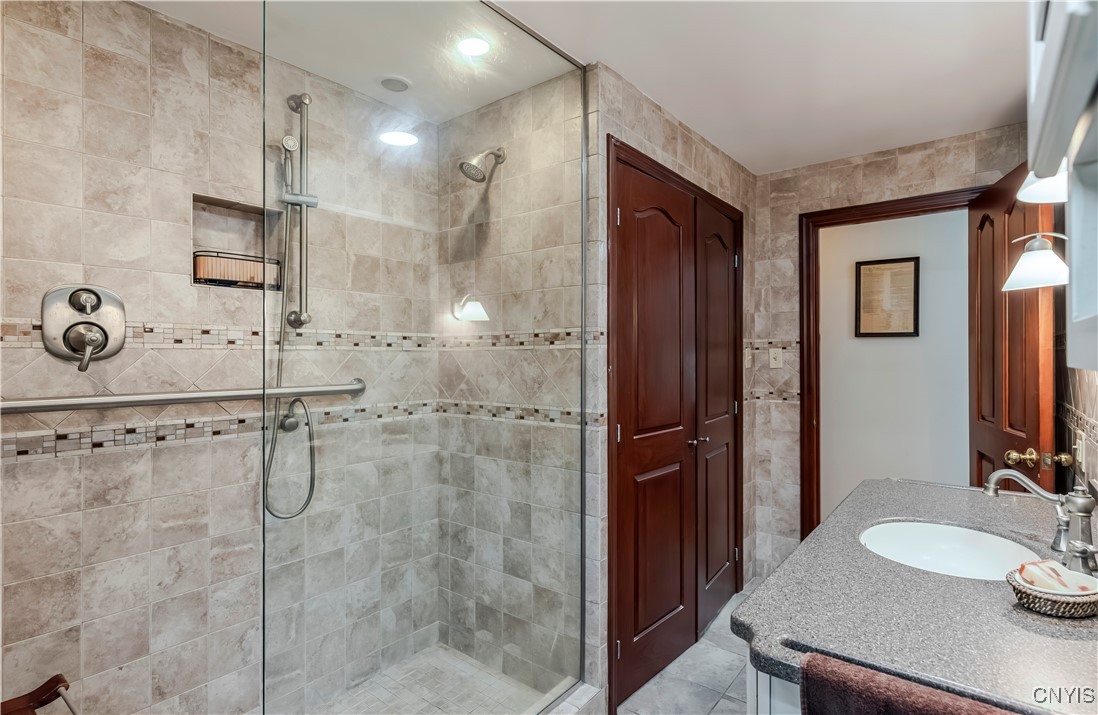 422 Sunlit Terrace, Utica, New York image 37