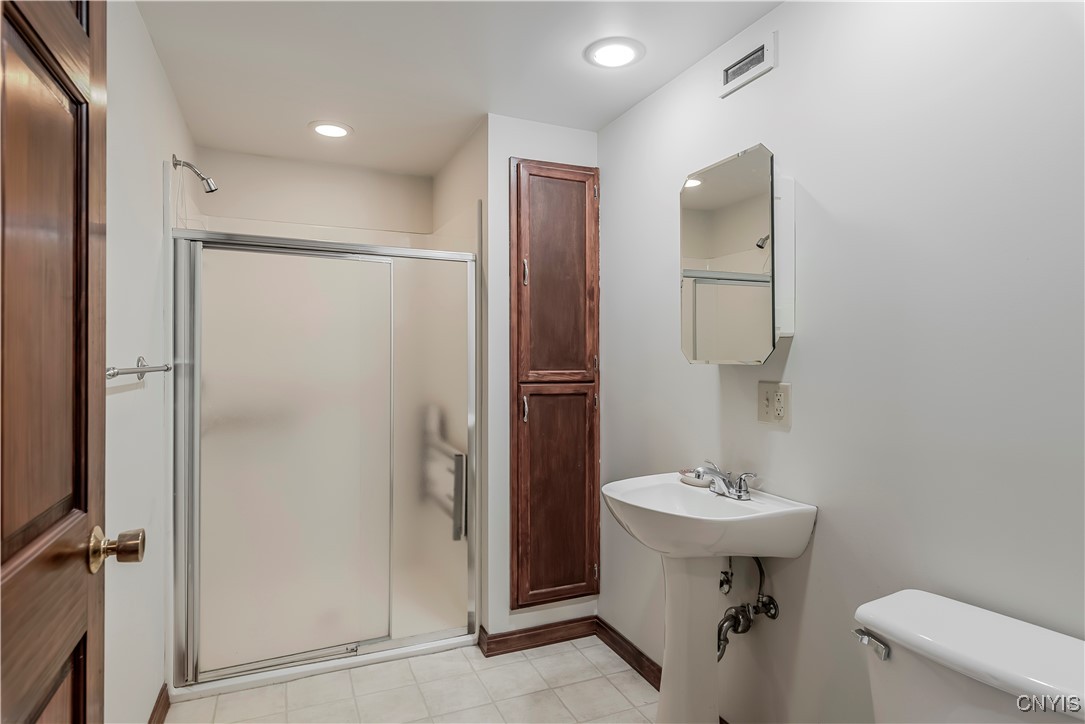 422 Sunlit Terrace, Utica, New York image 30