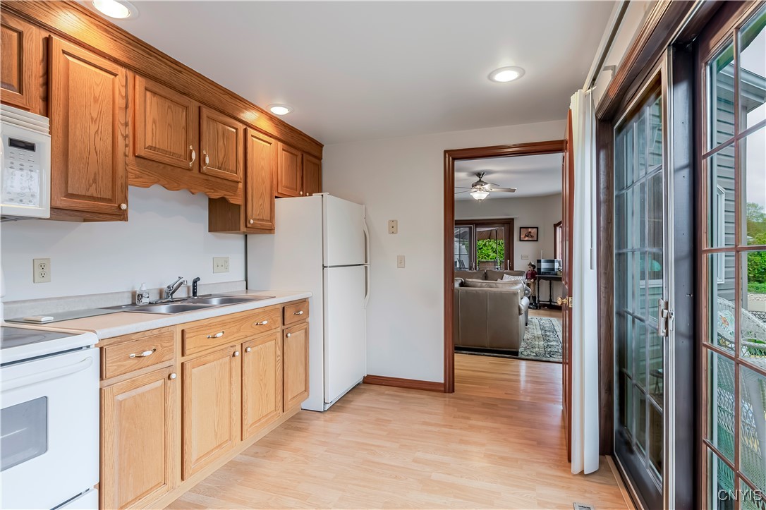 422 Sunlit Terrace, Utica, New York image 28
