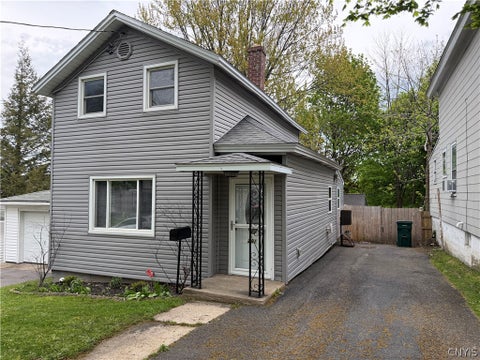 Homes For Sale - 281 W 8th Street<br/> Oswego, NY 13126