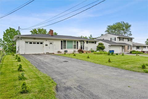 Tiny photo for 308 Stanton Drive, DeWitt, NY 13214 (MLS # S1689587)