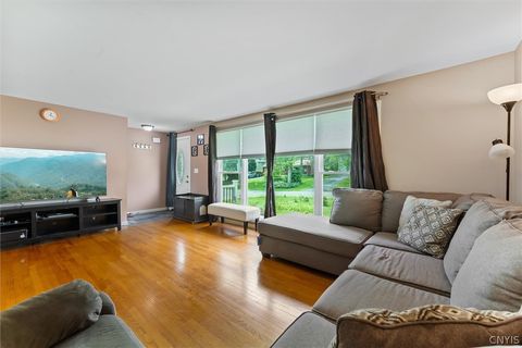 Tiny photo for 308 Stanton Drive, DeWitt, NY 13214 (MLS # S1689587)