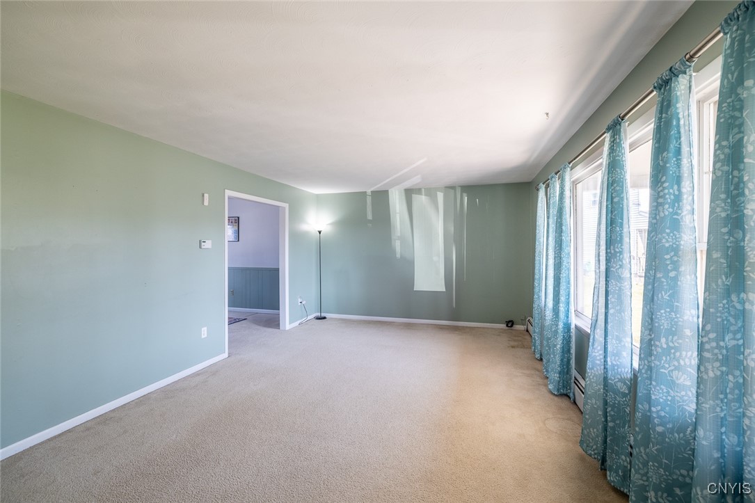 5471 Boxford Circle, Clay, New York image 6