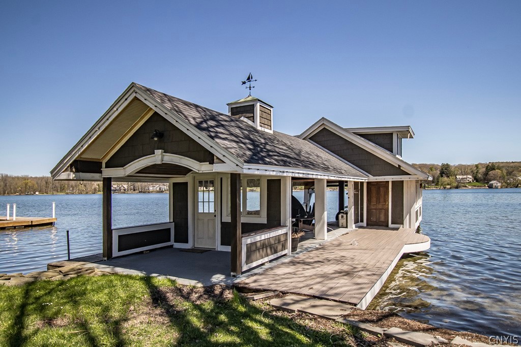 2964 W Lake Road