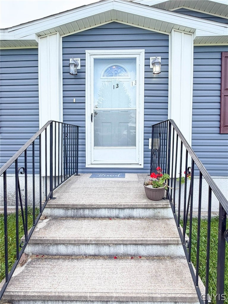 13 Greentree Boulevard