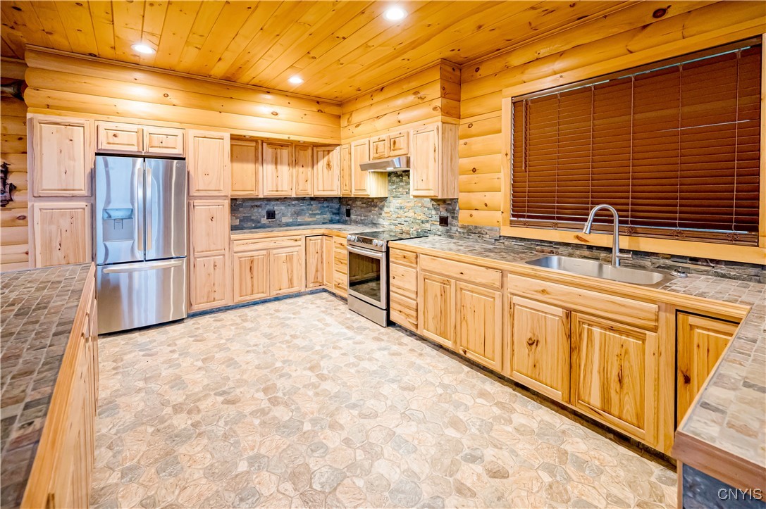 289 Twin Ponds Drive, Newport, New York image 14