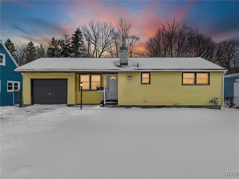 Photo of 941 Jamesville Avenue, Syracuse, NY 13210 (MLS # S1656283)