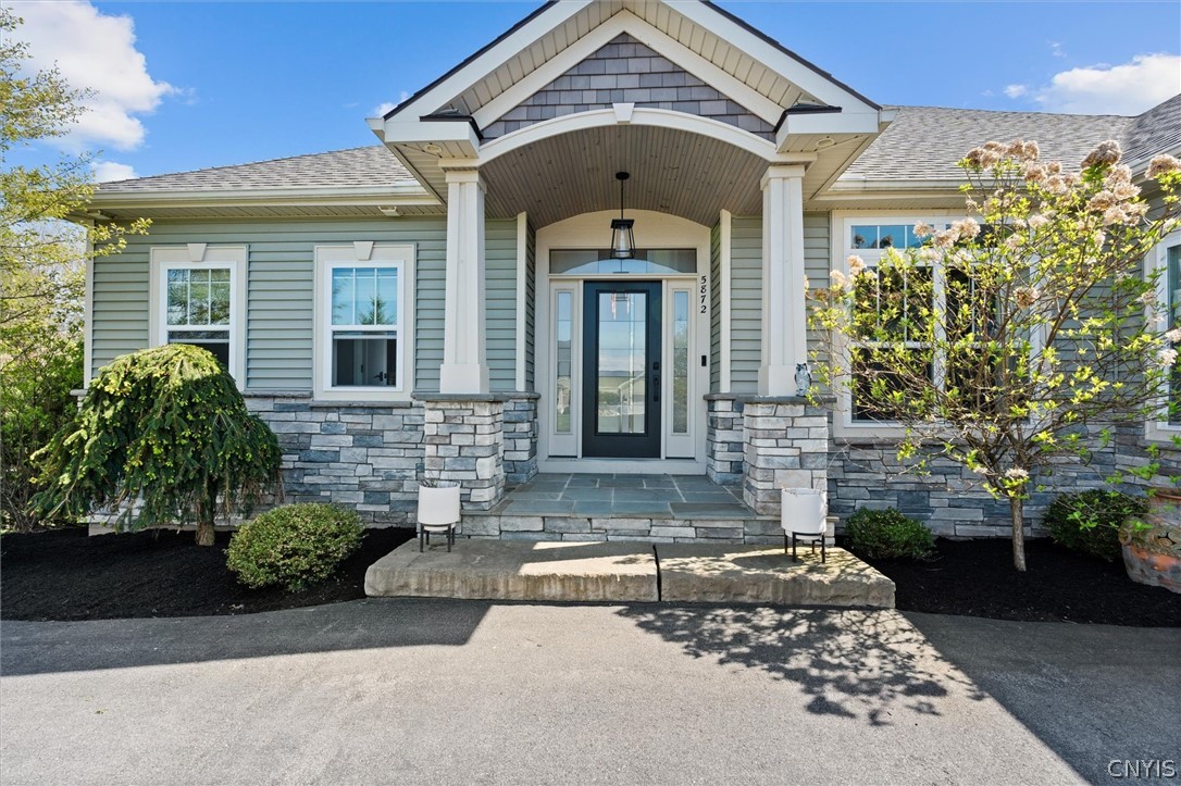 5872 Powder Horn Lane